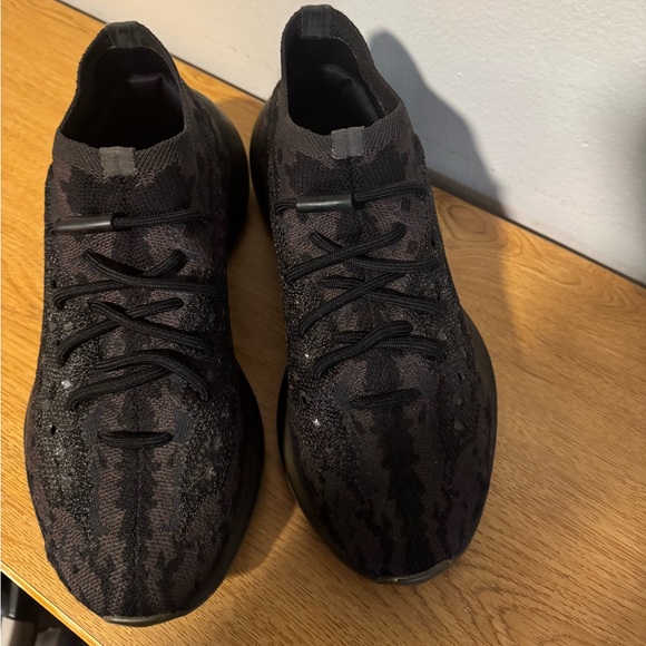 Yeezy 380 Onyx Non Reflective - Picture 5 of 7